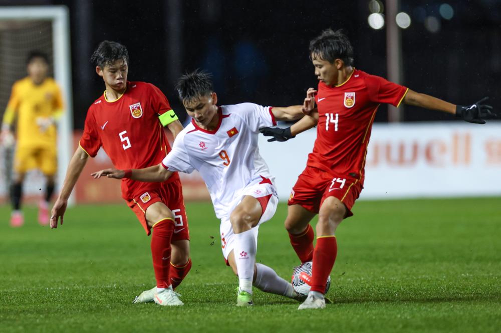 足球财经机构：阿兰希勒96年的转会费放到现在相当于2.25亿镑