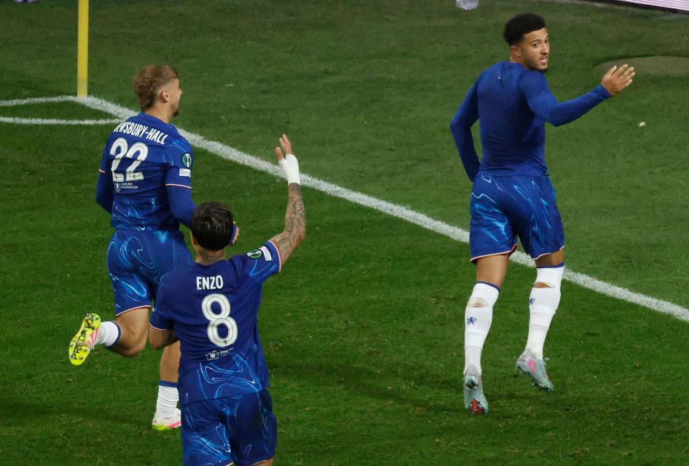 英超：曼联客场2-1击败莱斯特城