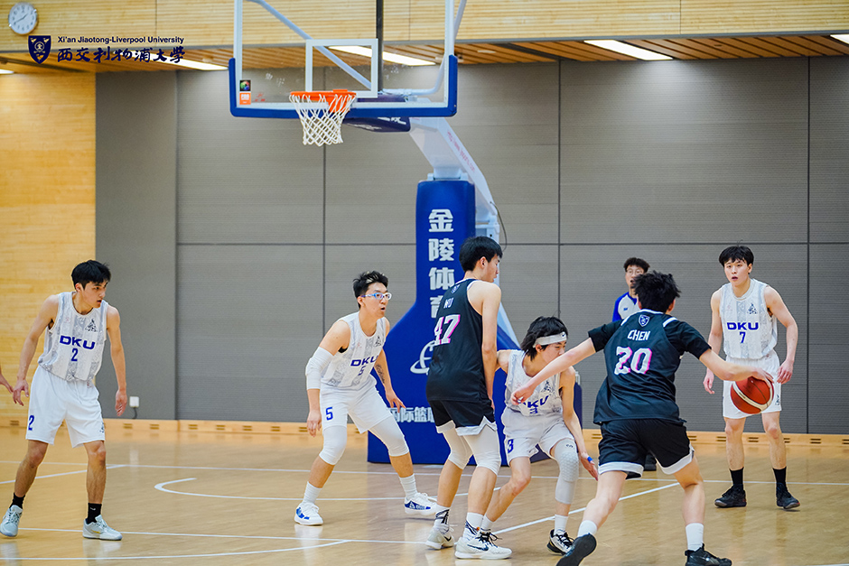 于根伟：今年我们外援的整体表现，我觉得应该能打到70分以上